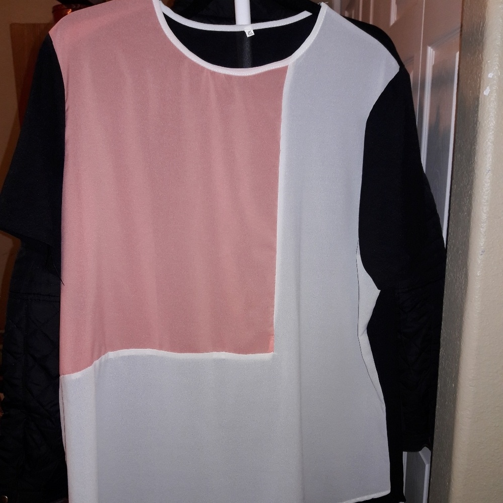 2/$40   NWT Colorblock Tunic